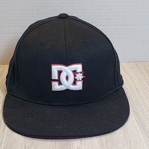 DC Skateboarding Flexfit 210 Designer Black Baseball Cap Hat 6 7/8-7 1/4